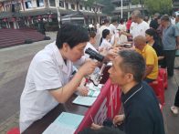 县卫健系统党外知识分子开展健康义诊活动