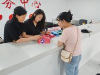 竹山县总工会为10名勤工俭学大学生发放3万元补贴