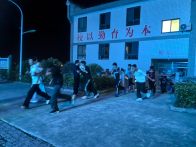 柳林乡九年一贯制学校开展夜间防震演练