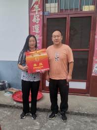 官渡镇：喜报送到家 军属“乐开花”