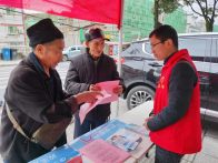 县人社局开展“社保政策进社区”活动