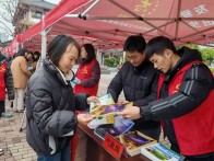 县气象局开展法治宣传活动