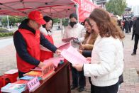 县退役军人事务局开展普法宣传