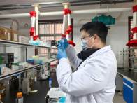 县公共检验检测中心：提升技术水平 助力企业发展