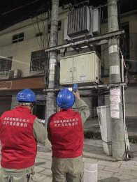 县供电公司：测温战寒冬 暖心服务为民生