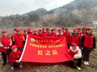 吉阳小学开展“学习雷锋　清洁校园周边”志愿服务活动