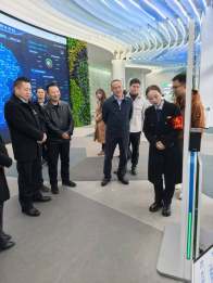 张湾区考察竹山县政务服务数字化建设