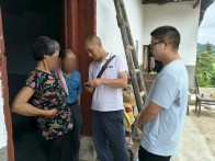 40℃烈日翻山越岭！官渡司法所为给老人送“安心卡”