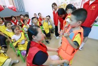 施洋路社區(qū)童伴之家：預(yù)防溺水不松懈  安全教育“不放假”