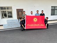縣關(guān)愛退役軍人協(xié)會為特警送“清涼”
