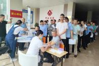 竹山县总工会：的哥保安齐协商 劳动权益同保障