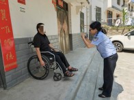 双台派出所上门办证解民忧