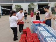 寶豐鎮(zhèn)工會(huì)聯(lián)合會(huì)：清涼助生產(chǎn) 關(guān)懷展擔(dān)當(dāng)