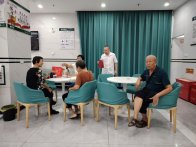县供电公司：交费乘凉两不误  贴心服务沁人心