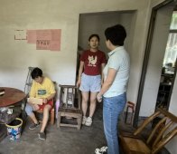 县残联发放助学金  传递关爱暖人心