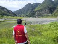 官渡镇：巡河织密“碧波防线”