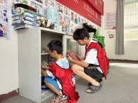 得胜镇石底村童伴之家开展“我的家、共守护”卫生清扫主题活动