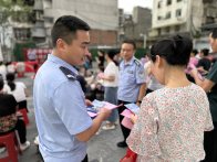 城关镇西关社区：夏夜“组合拳”服务 让惠民暖意直抵民心