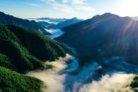 湖北堵河源：薄雾笼秋晨 风景美如画