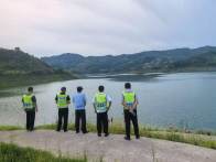 上庸鎮靠前監督  織密防溺水安全網