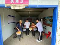 楼台乡：慰问送清凉  关怀暖人心