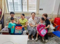 宝丰镇：爱心相伴 温暖童行  