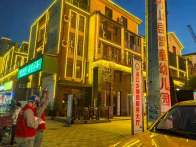 县供电公司开展夜巡  守护群众“清凉”