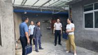 县退役军人事务局“五访五看”精准服务暖民心