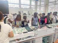 “汉语桥”国际青年沉浸式体我县验绿松石文化与非遗魅力