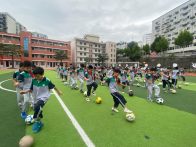 县第二实验小学和美社团顺利开班