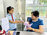 竹坪小学：教师节童趣献礼暖校园