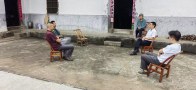 秦古镇中心学校联合村委会开展入户走访