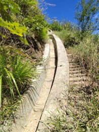 县公路养护中心职工巡查时发现隐患迅速清除