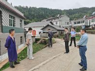 秦古鎮(zhèn)鎮(zhèn)村聯(lián)動(dòng)疏通西嶺村”民生渠“