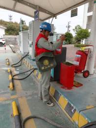 县供电公司开展充电站安全巡检  保障双节绿色出行