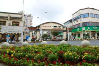 宝丰镇：靓丽盛装迎华诞 安全守护度佳节