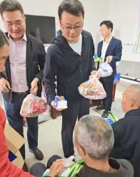 秦古镇党委到镇福利院开展慰问活动