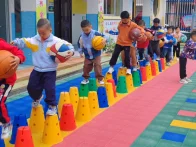 擂鼓镇中心幼儿园：“球”意盎然  快乐成长