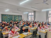 擂鼓小学成功举办家长进课堂活动