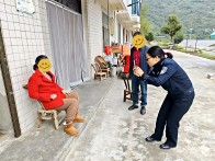 双台派出所上门服务困难群众