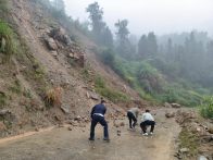 楼台乡：雨中逆行解民忧 徒手清障显担当