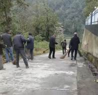 秦古镇开展常态化周一大扫除