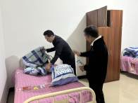 宝丰镇守护福利院温暖过冬