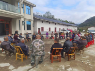 擂鼓镇：干群同心谋修路   三河村里话新篇