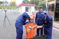 竹山消防队站开放日点燃童心筑安全