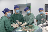 竹山县人民医院成功实施复杂鼻-泪囊联合病变微创治疗