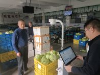 官渡镇中心学校“数字食堂”筑牢校园餐保障线