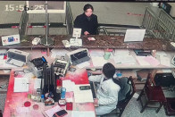 拾金不昧暖人心 平凡善举显担当