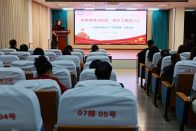 县实验小学：弘扬劳模精神  争做“四有好老师”