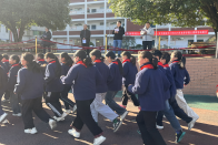 宝丰镇施洋小学：初冬跑操比赛强体魄